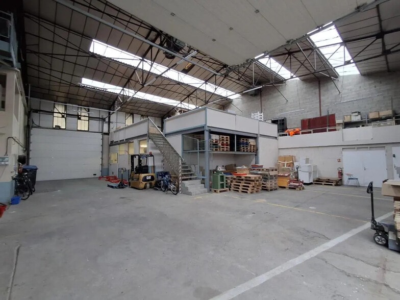 Local d'activités dans Villefranche-sur-Saône à vendre - Photo intérieure – Image 1 sur 6