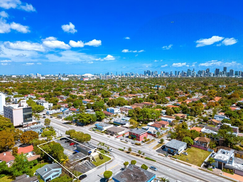 1930 SW 27th Ave, Miami, FL à vendre - Photo de l’immeuble – Image 3 sur 9