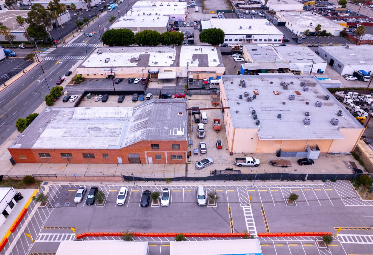 15722 S Broadway, Gardena, CA à vendre Photo de l’immeuble– Image 1 sur 7
