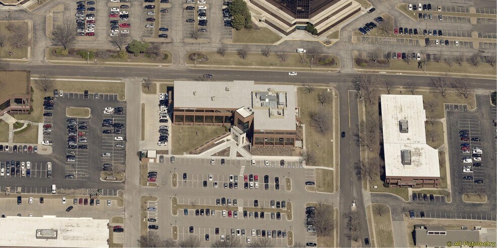 8300 College Blvd, Overland Park, KS à louer - Aérien – Image 2 sur 6
