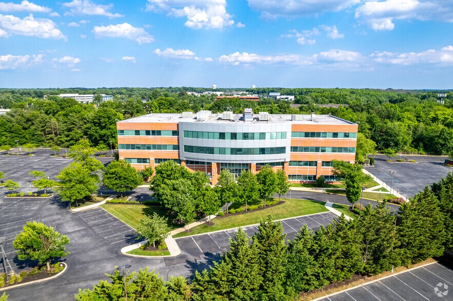 100-250 Century Pky, Mount Laurel, NJ à louer - Photo de l’immeuble – Image 1 sur 18