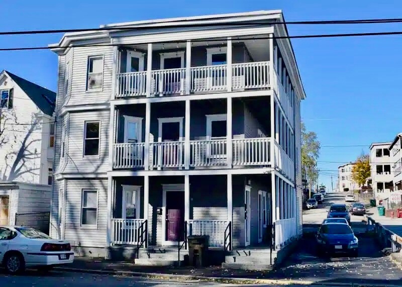 19 Gardner Ave, Lowell, MA à vendre - Photo principale – Image 1 sur 1