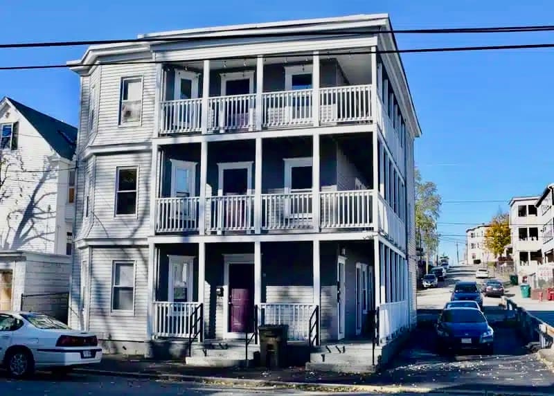 19 Gardner Ave, Lowell, MA à vendre Photo principale– Image 1 sur 2