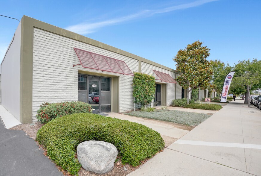 1629-1649 Monrovia Ave, Costa Mesa, CA à louer - Photo de l’immeuble – Image 1 sur 4