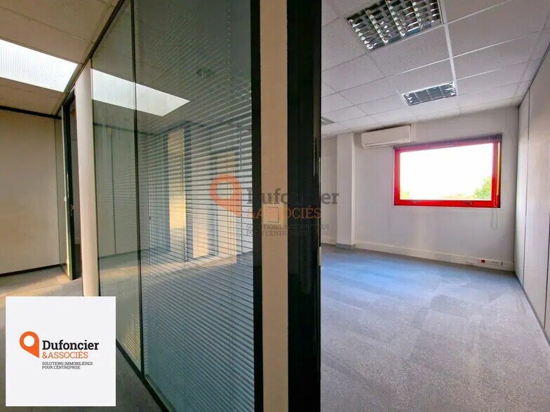 Bureau dans Poitiers à louer - Photo de l’immeuble – Image 3 sur 3