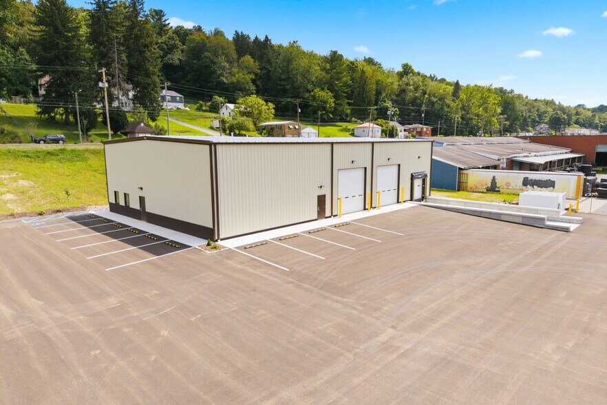 1606 Glass Ave, Fairmont, WV à louer - Photo de l’immeuble – Image 2 sur 13