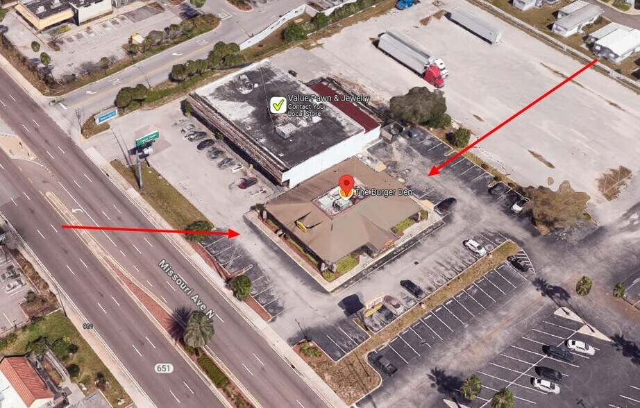940 Missouri Ave N, Largo, FL à louer - Photo de l’immeuble – Image 3 sur 9