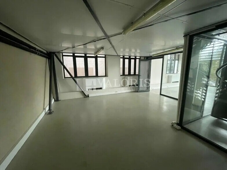 Bureau dans Lyon à louer - Photo de l’immeuble – Image 2 sur 5