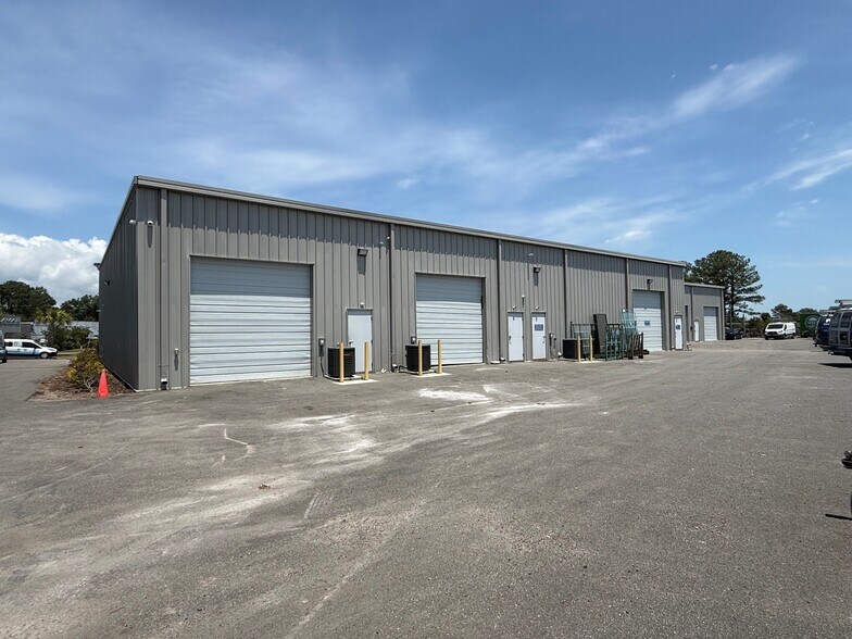 240 & 250 Industrial Way, Myrtle Beach, SC à vendre - Photo de l’immeuble – Image 3 sur 8