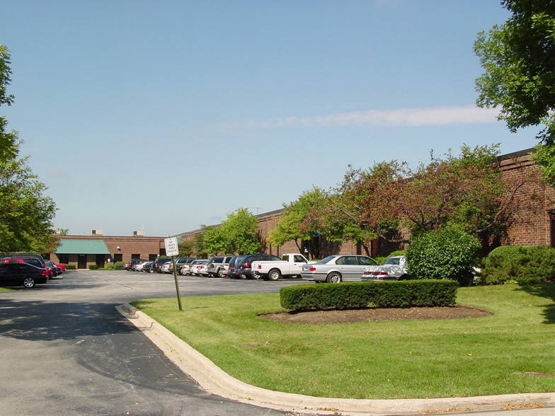 1401-2818 Centre Circle Dr, Downers Grove, IL à louer - Photo de l’immeuble – Image 1 sur 4