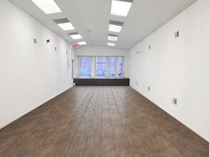 75 W Pleasant Ave, Maywood, NJ à louer Photo de l’immeuble– Image 1 sur 1