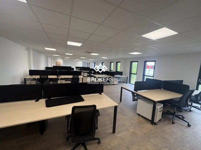 Local d'activités dans Thouaré-sur-Loire à vendre - Photo de l’immeuble – Image 2 sur 3