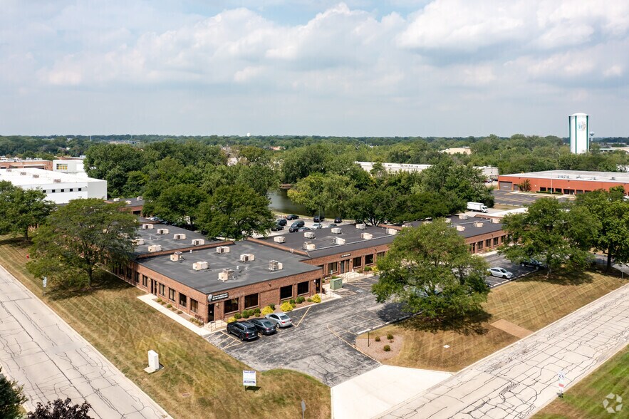 600-650 Executive Dr, Willowbrook, IL à louer - Aérien – Image 2 sur 9
