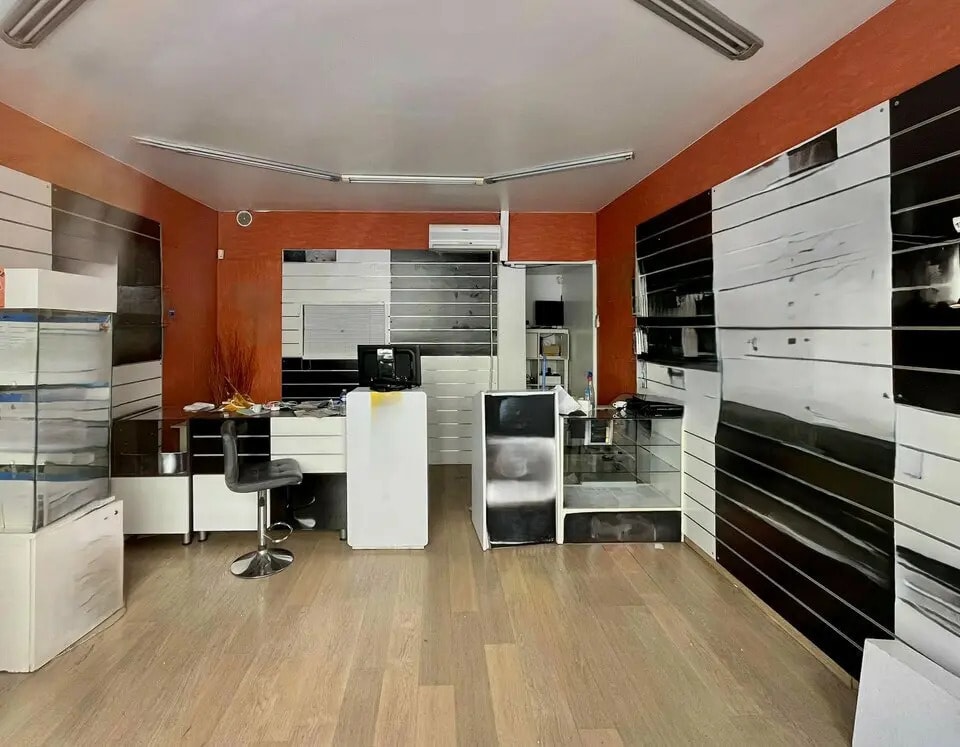 Local commercial dans Grasse à louer Photo intérieure– Image 1 sur 4