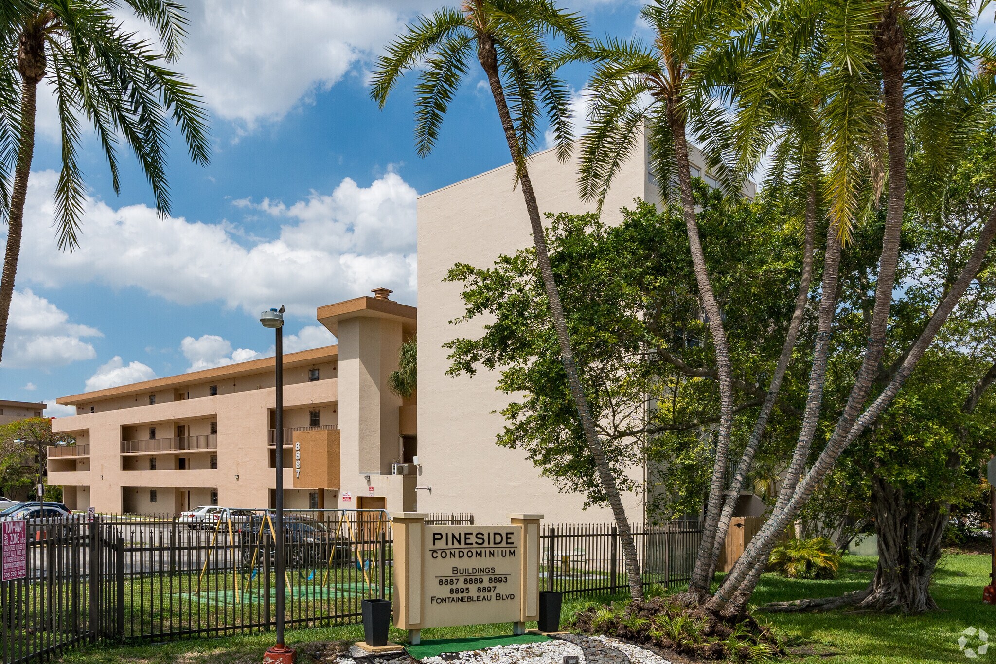 8887-8897 Fontainebleau Blvd, Miami, FL à vendre Photo principale– Image 1 sur 1