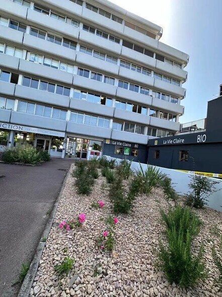 Bureau dans Tassin-la-Demi-Lune à vendre - Photo de l’immeuble – Image 2 sur 6