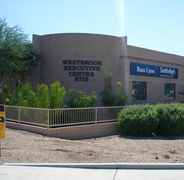 8715 W Union Hills Dr, Peoria, AZ à louer - Photo de l’immeuble – Image 1 sur 4