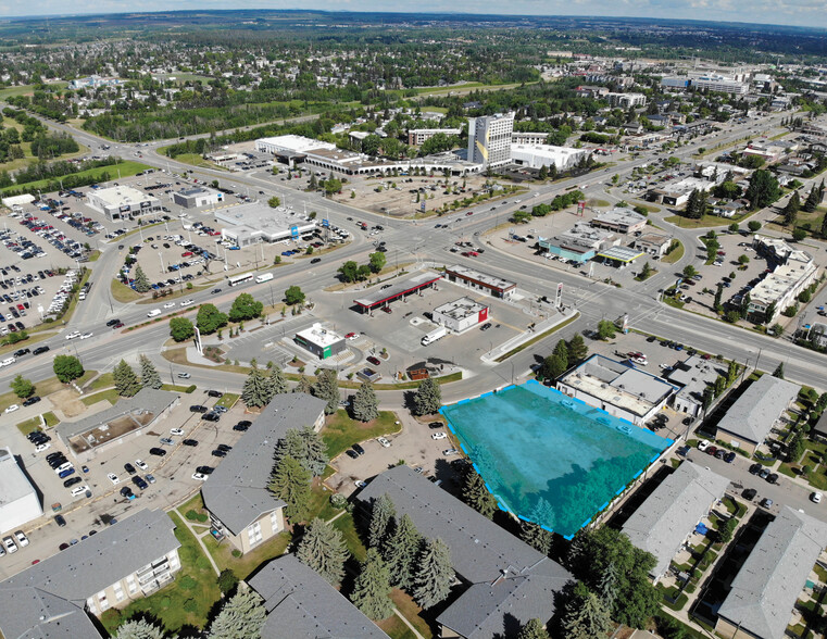 3113 49 Av, Red Deer, AB à vendre - Aérien – Image 1 sur 3