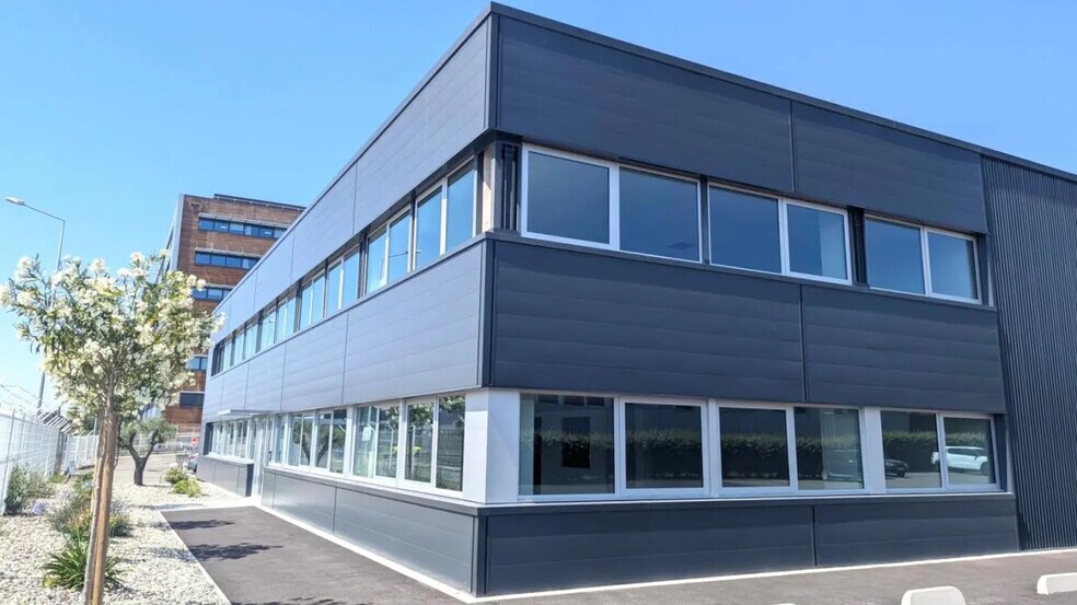 Industriel/Logistique dans Blagnac à louer - Photo de l’immeuble – Image 2 sur 21