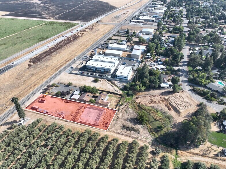 Hwy 41 North Of 11 Madera 93636 ave, Madera, CA à louer - Photo de l’immeuble – Image 3 sur 5