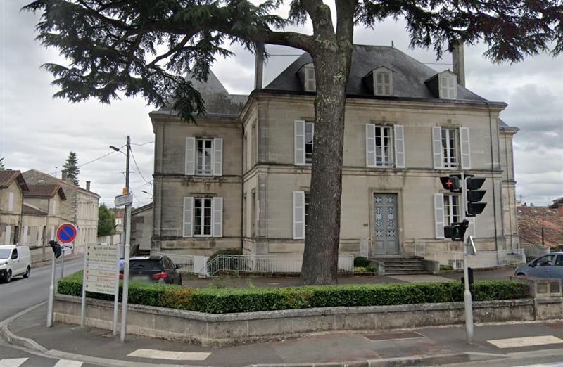 Bureau dans Boutiers-Saint-Trojan à louer - Photo de l’immeuble – Image 2 sur 3