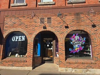 Plus de détails pour 40 & 50 Main Street street, Platteville, WI - Logement à vendre