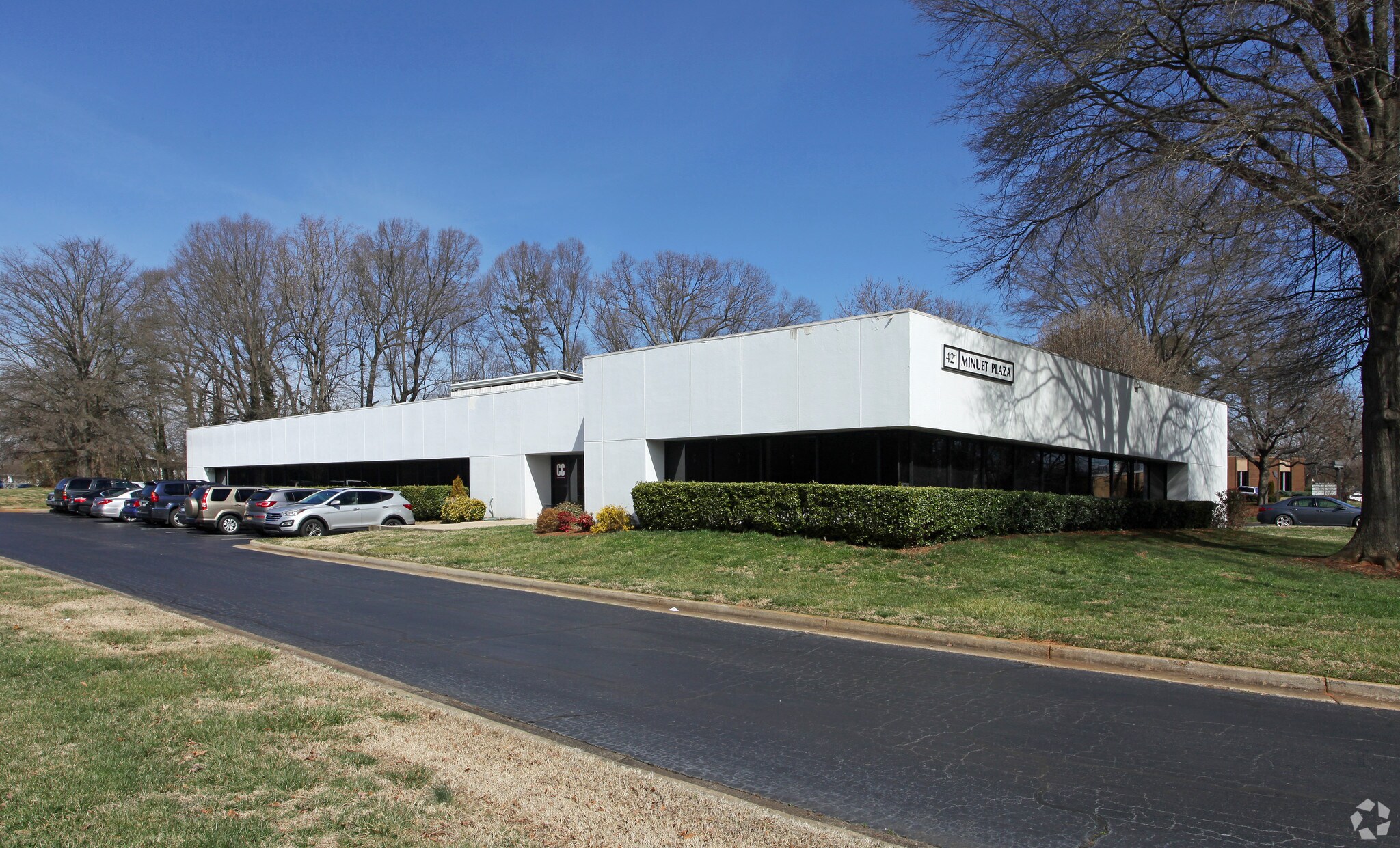 421 Minuet Ln, Charlotte, NC à louer Photo principale– Image 1 sur 56
