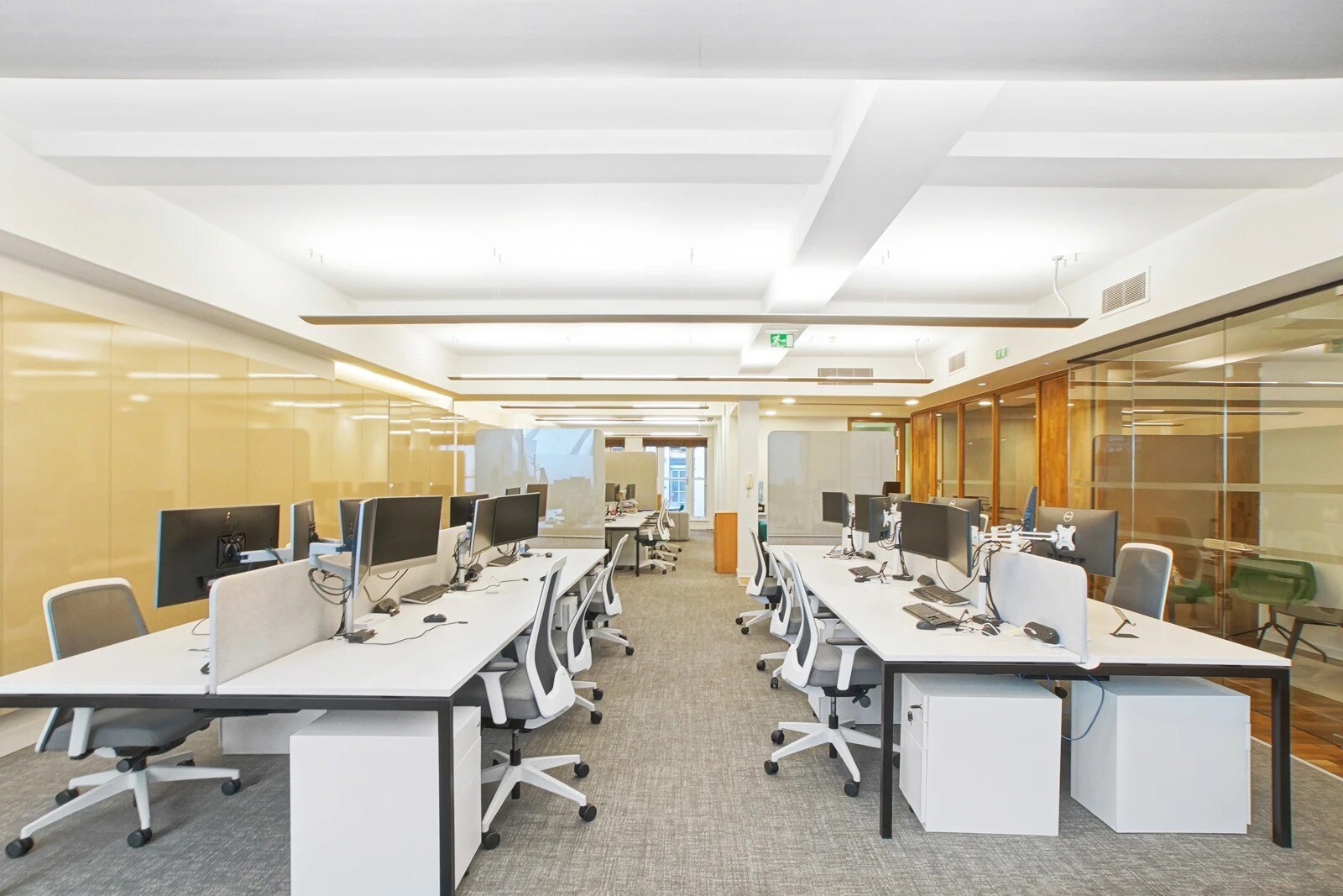 18 Cavendish Sq, Londres à louer Photo intérieure– Image 1 sur 4