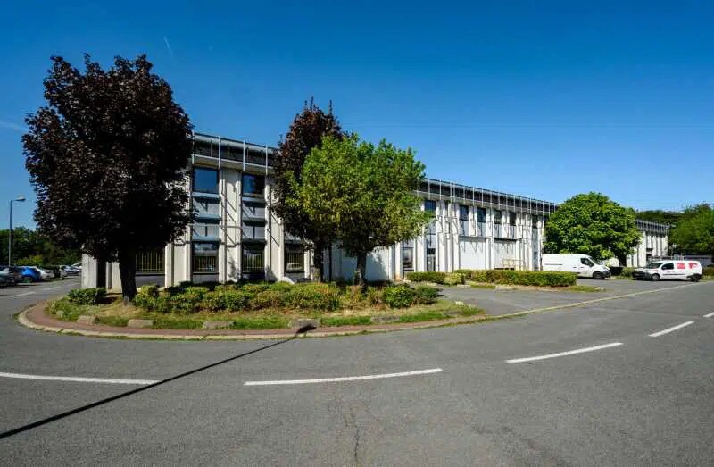 12 Avenue Du Québec, Villebon-sur-Yvette à louer - Photo de l’immeuble – Image 1 sur 8