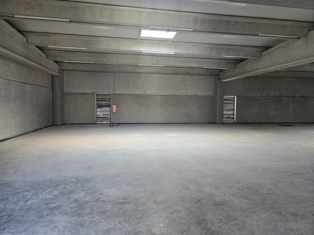 Local d'activités dans Cuers à vendre Photo intérieure– Image 1 sur 4