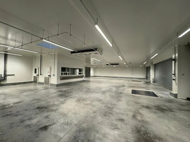 Plus de détails pour Bureau, Local d'activités à louer