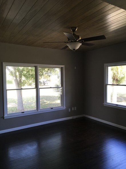 515 S Indian River Dr B, Fort Pierce, FL à vendre - Photo de l’immeuble – Image 2 sur 19