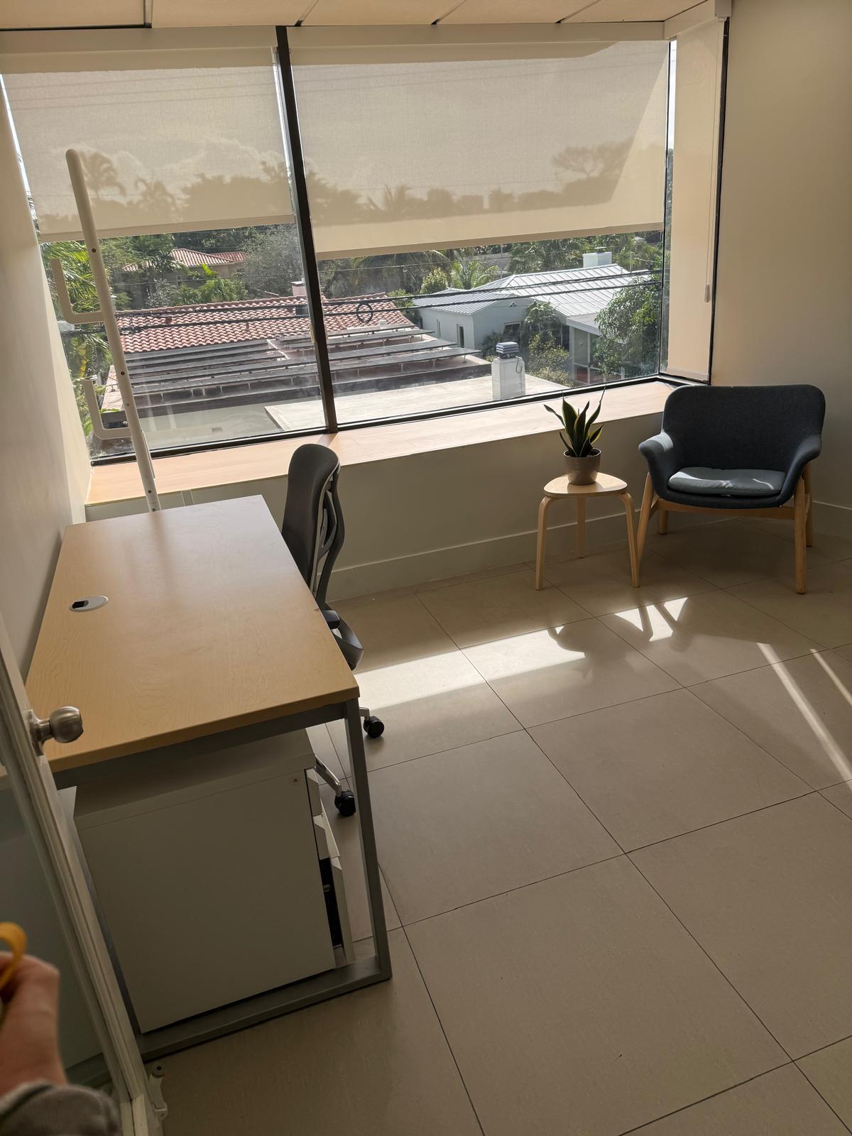 2100 Coral Way, Miami, FL à louer Photo intérieure– Image 1 sur 3