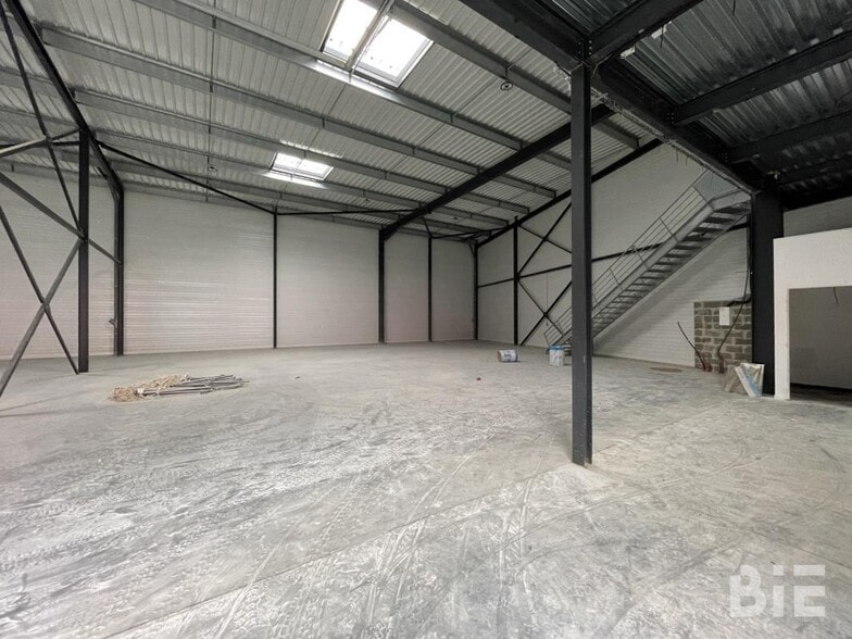 43 Bis Rue Newton, Tresses à louer - Photo intérieure – Image 3 sur 4