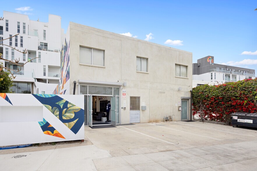 13456 Beach Ave, Marina Del Rey, CA à vendre - Photo de l’immeuble – Image 2 sur 13