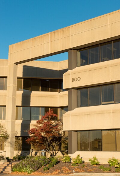 800 E 101st Ter, Kansas City, MO à louer - Photo de l’immeuble – Image 3 sur 7