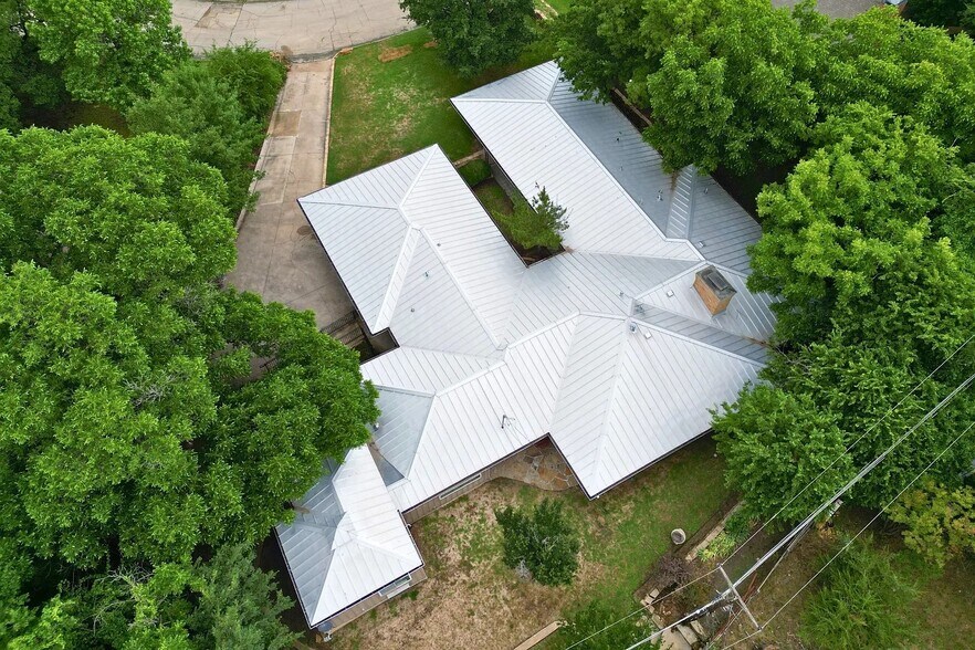 921 NW 9th St, Grand Prairie, TX à vendre - Photo de l’immeuble – Image 2 sur 11