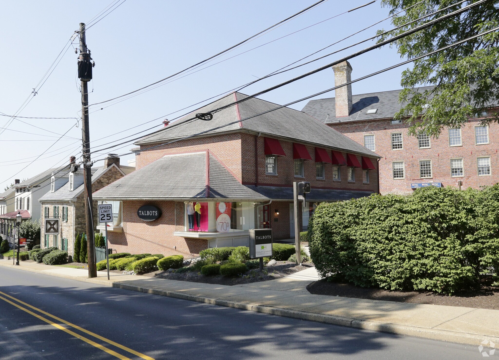 100 S Main St, Doylestown, PA à louer Photo de l’immeuble– Image 1 sur 9
