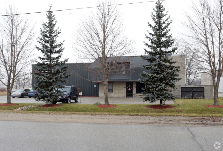 81 Malcolm Rd, Guelph, ON à louer - Photo de l’immeuble – Image 2 sur 2