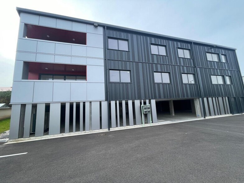 Bureau dans Viriat à louer - Photo de l’immeuble – Image 3 sur 12