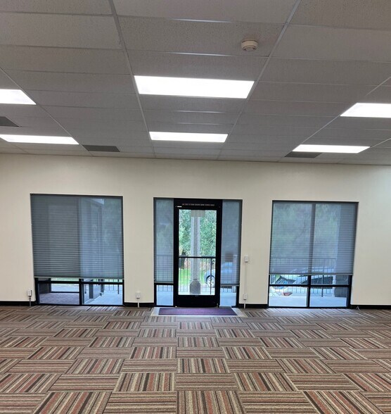 2215 Rippey rd, Penryn, CA à louer - Photo principale – Image 1 sur 4