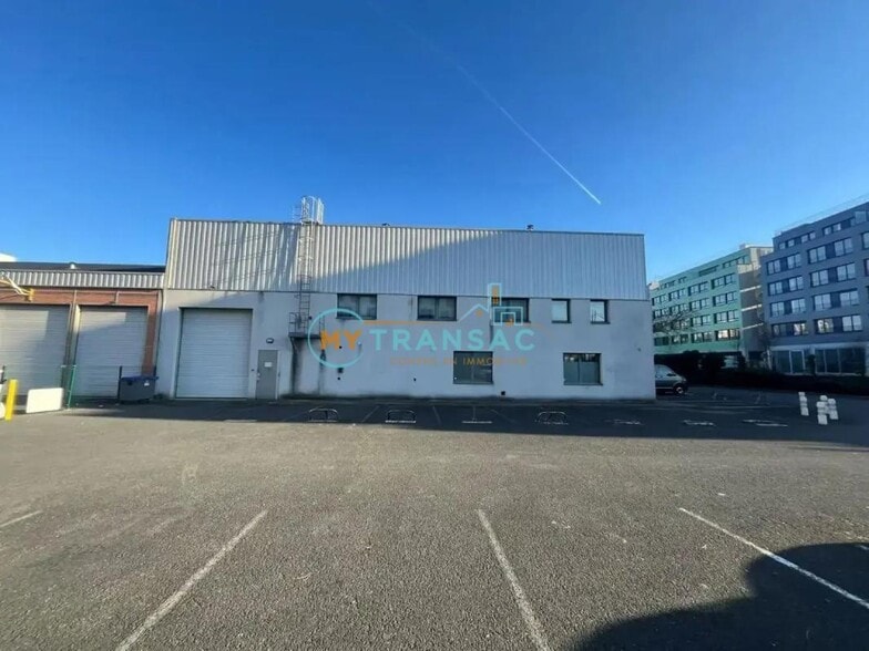 Local d’activités dans Massy à louer - Photo de l’immeuble – Image 3 sur 27