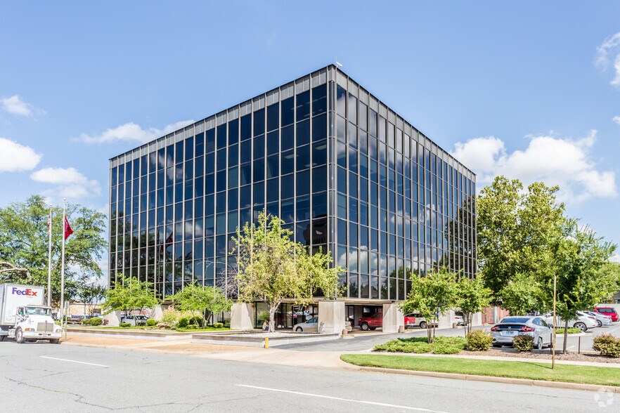 1020 W 4th St, Little Rock, AR à louer - Photo principale – Image 1 sur 7