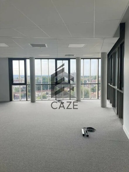 19-21 Rue Carle Vernet, Bordeaux à louer - Photo de l’immeuble – Image 3 sur 7