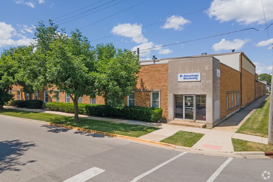 601 W New York St, Aurora, IL à louer - Photo principale – Image 1 sur 3