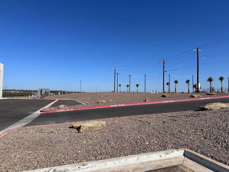 19926 Kraus Lp, Laredo, TX à vendre - Photo de l’immeuble – Image 3 sur 53