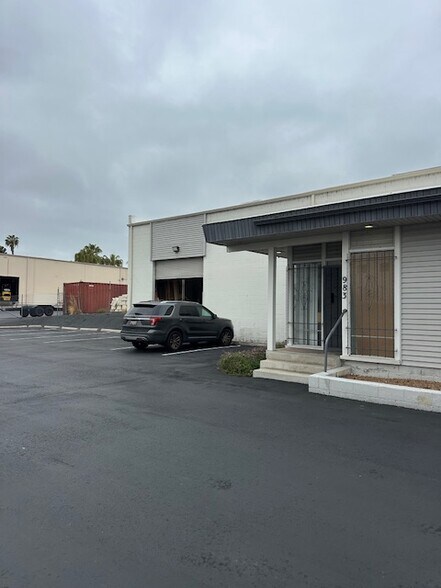 983 Vernon Way, El Cajon, CA à louer - Photo de l’immeuble – Image 2 sur 10