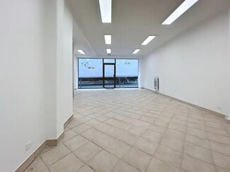 Plus de détails pour Local commercial à louer