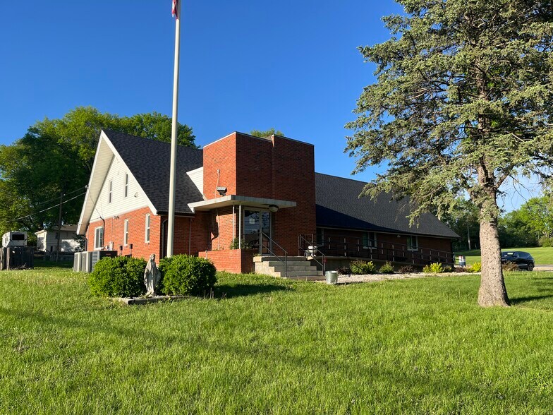 1500 NE Englewood Rd, Kansas City, MO à vendre - Photo principale – Image 1 sur 12