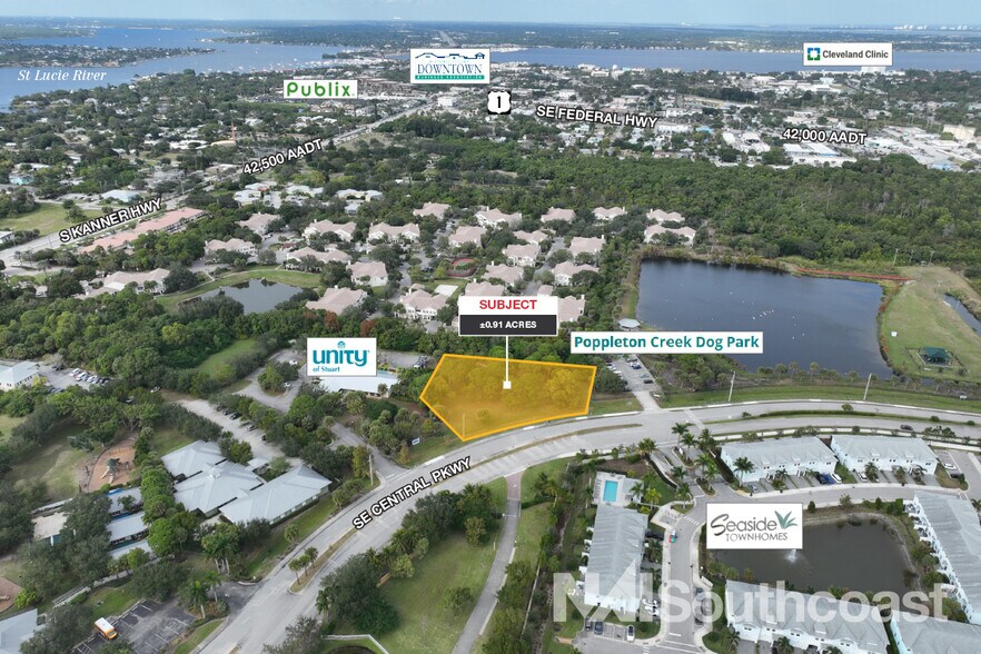 211 SE Central Pky, Stuart, FL à vendre - Photo de l’immeuble – Image 3 sur 7